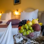 The Palace Hotel, Sunny Day 5* 산콘스탄틴앤헬레나