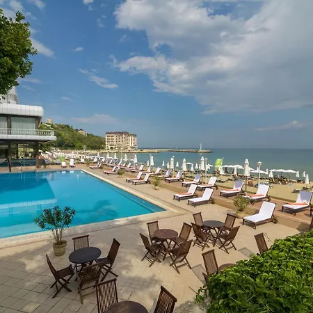 מלון The Palace Hotel, Sunny Day