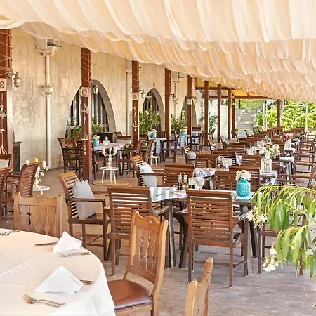 מלון The Palace Hotel, Sunny Day 5*