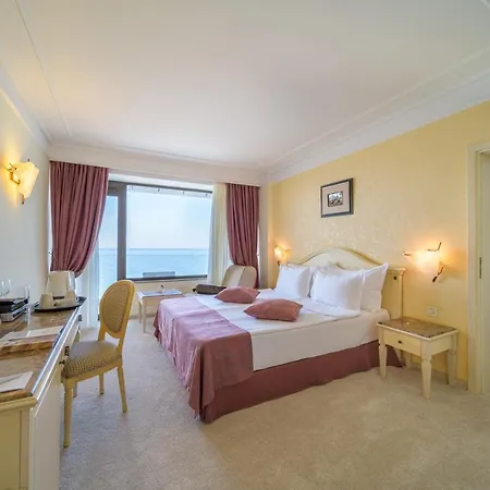 فندق The Palace Hotel, Sunny Day سينتس قسطنطين وهيلينا