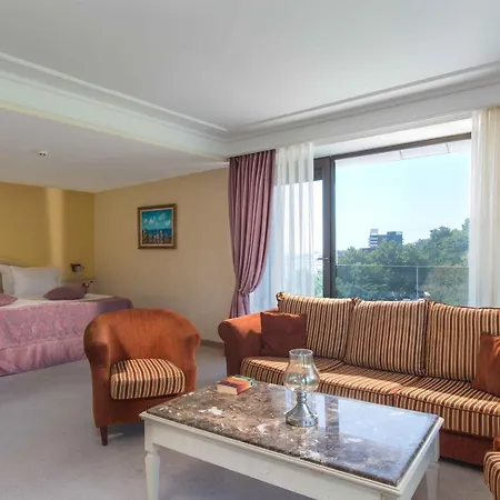 The Palace Hotel, Sunny Day 5* סנט קונסטנטין והלנה