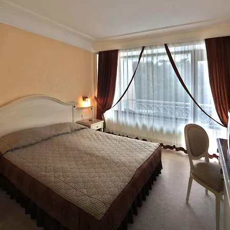 The Palace Hotel, Sunny Day Hotel 5*
