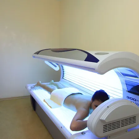 The Palace Hotel, Sunny Day סנט קונסטנטין והלנה