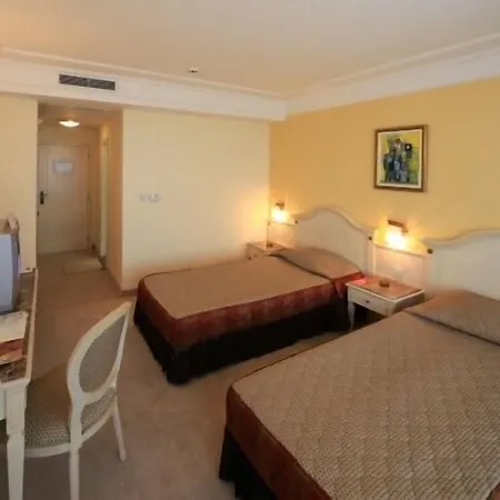 מלון The Palace Hotel, Sunny Day סנט קונסטנטין והלנה