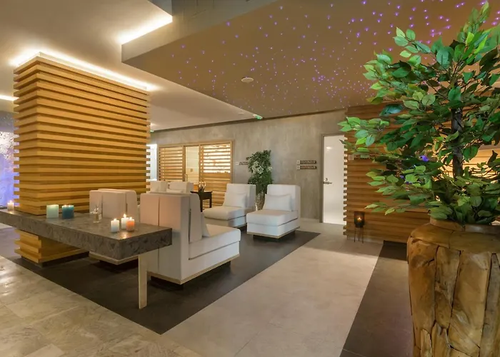 The Palace Hotel, Sunny Day Hotel 5*