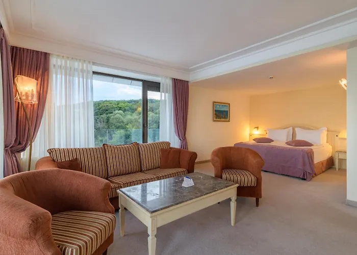 The Palace Hotel, Sunny Day 5* St Constantin et Helena