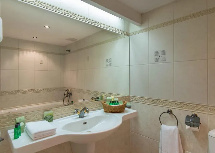 The Palace Hotel, Sunny Day