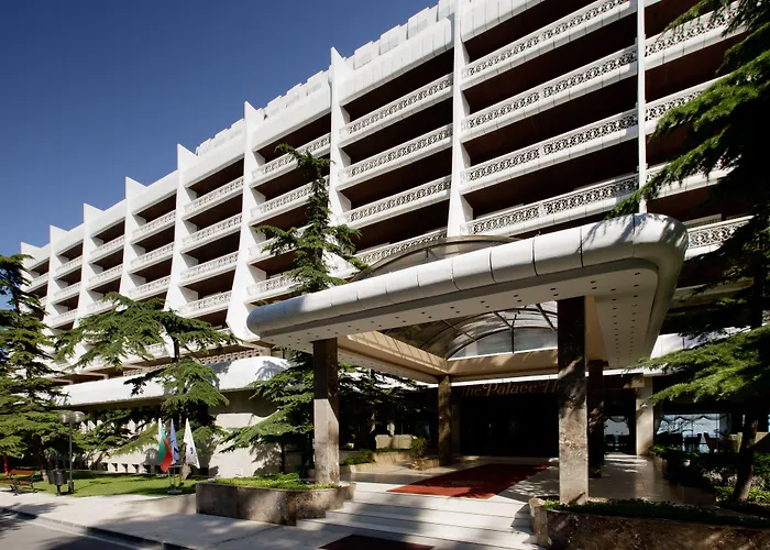 The Palace Hotel, Sunny Day 5*