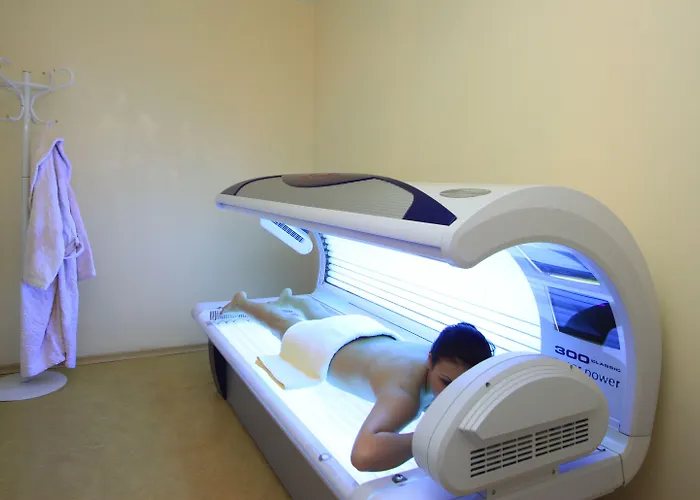 The Palace Hotel, Sunny Day St Constantin et Helena