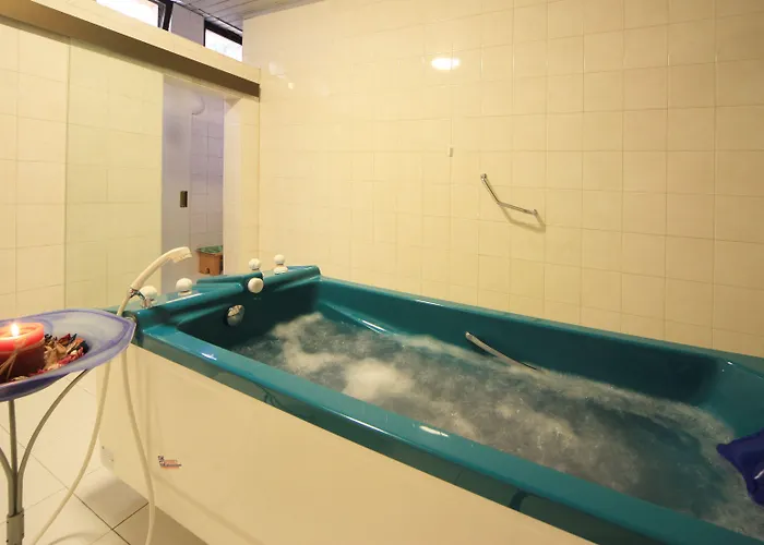 The Palace Hotel, Sunny Day Hotel