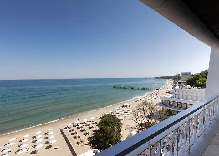 The Palace Hotel, Sunny Day 5* St Constantin et Helena