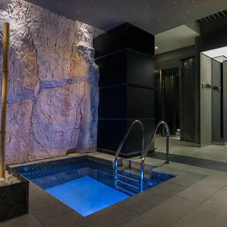 The Palace Hotel, Sunny Day