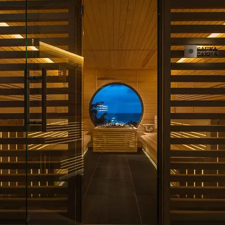 Отель The Palace Hotel, Sunny Day