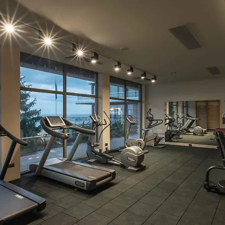 The Palace Hotel, Sunny Day 5*