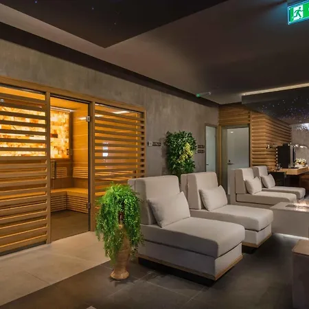 The Palace Hotel, Sunny Day Hotel Sankt Konstantin & Helena