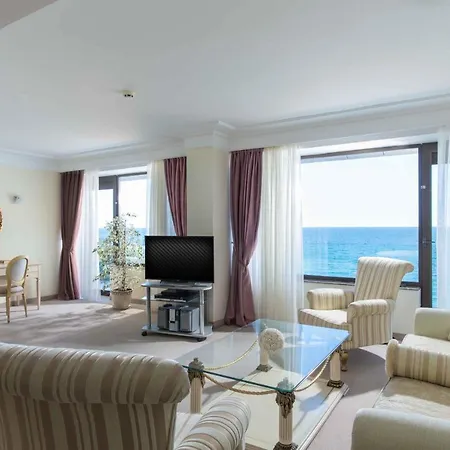 מלון The Palace Hotel, Sunny Day 5*