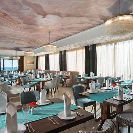 The Palace Hotel, Sunny Day 5* Святые Константин и Елена