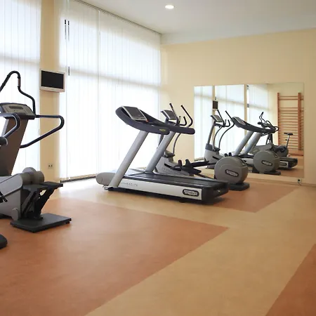 Hotel The Palace Hotel, Sunny Day