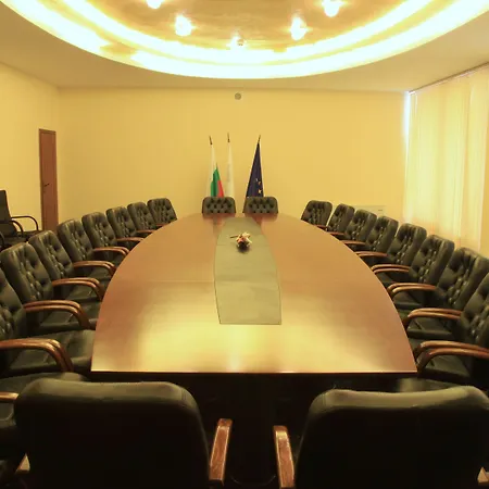 The Palace Hotel, Sunny Day 5*