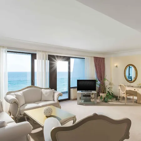The Palace Hotel, Sunny Day Hotel 5*