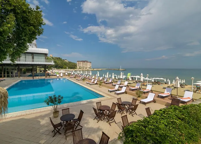 מלון The Palace Hotel, Sunny Day