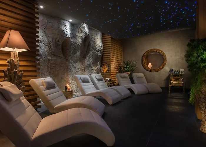 The Palace Hotel, Sunny Day فندق 5*