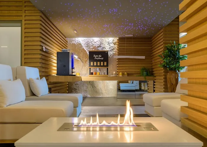 מלון The Palace Hotel, Sunny Day 5*