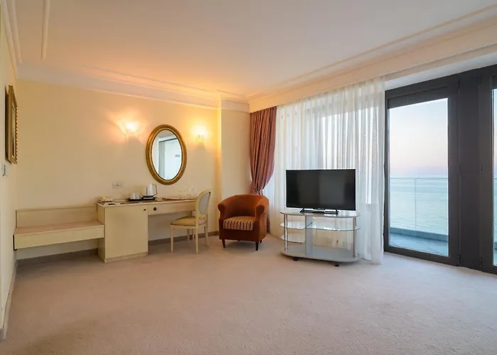 The Palace Hotel, Sunny Day سينتس قسطنطين وهيلينا