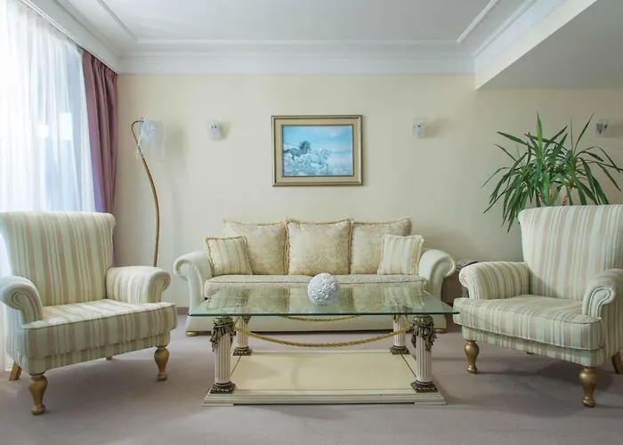 The Palace Hotel, Sunny Day Hotel