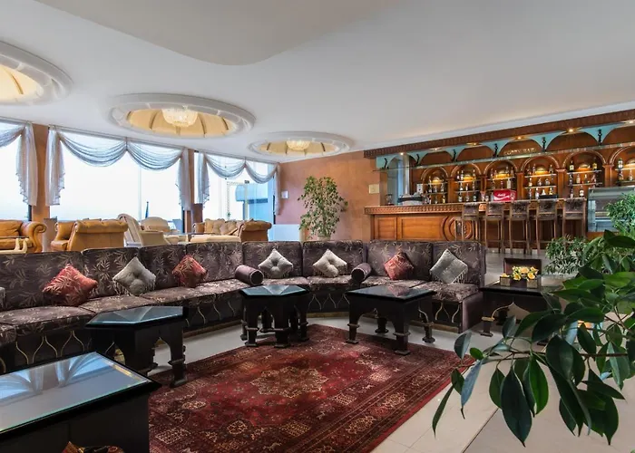 מלון The Palace Hotel, Sunny Day סנט קונסטנטין והלנה