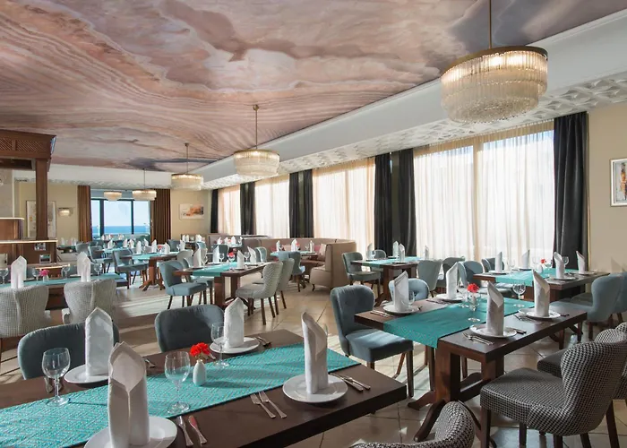 The Palace Hotel, Sunny Day 5* Saints Constantine and Helena