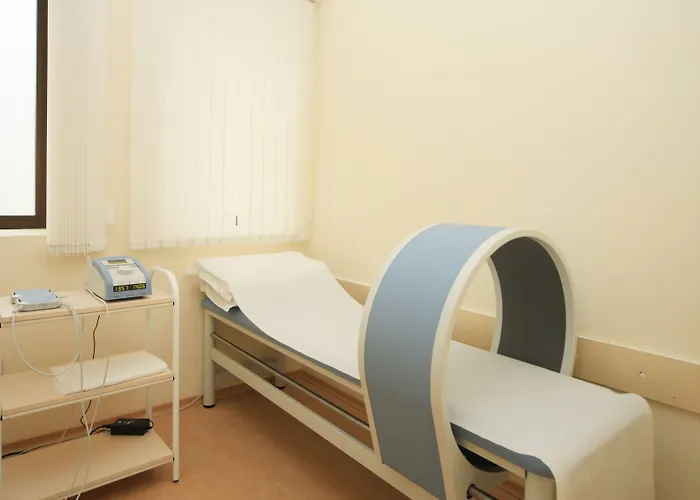 The Palace Hotel, Sunny Day