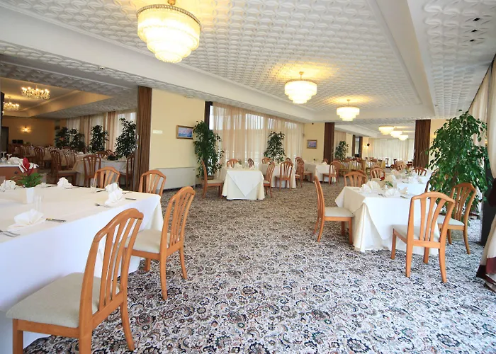 The Palace Hotel, Sunny Day Hotel